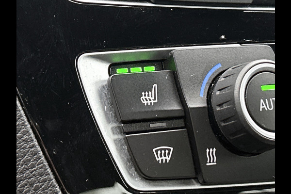 BMW 2 Serie Coupé 218i High Executive M-sport | NL-Auto | AchterCAM | Cruise | Carplay | StoelverW | Climate | Leder | Lane ass |