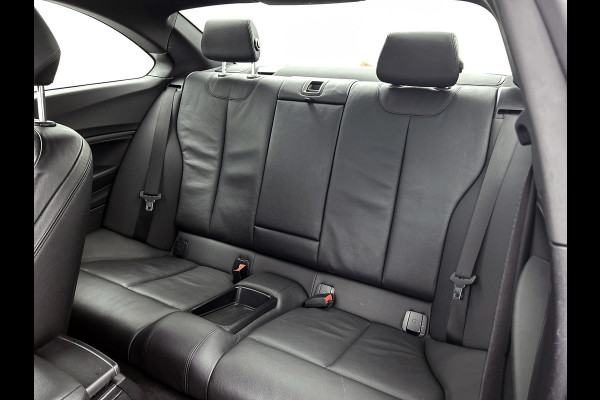 BMW 2 Serie Coupé 218i High Executive M-sport | NL-Auto | AchterCAM | Cruise | Carplay | StoelverW | Climate | Leder | Lane ass |