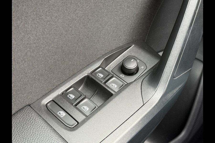 Seat Arona 1.0 TSI FR Business Intense | CarPlay | LED | Camera | Dodehoek | 18 inch