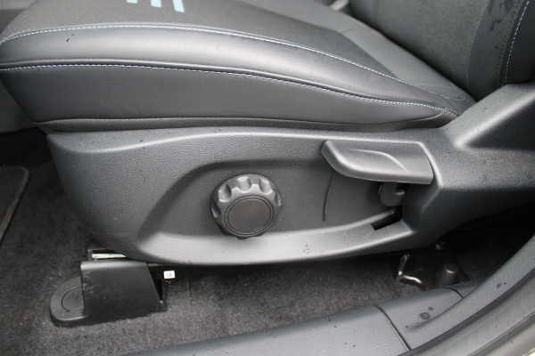 Ford Tourneo Courier Active BEV 43kWh 5P | Full Options | BLIS | Winterpack | Camera | Navigatie