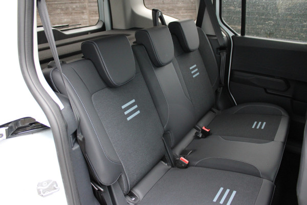Ford Tourneo Courier Active BEV 43kWh 5P | Full Options | BLIS | Winterpack | Camera | Navigatie