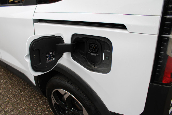 Ford Tourneo Courier Active BEV 43kWh 5P | Full Options | BLIS | Winterpack | Camera | Navigatie