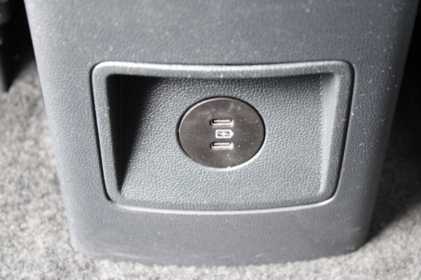 Ford Tourneo Courier Active BEV 43kWh 5P | Full Options | BLIS | Winterpack | Camera | Navigatie