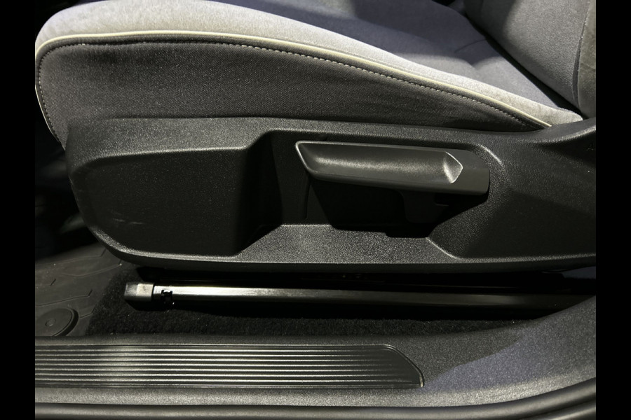 Volkswagen ID.3 First Plus 58 kWh All season banden | Camera | Nette auto | Matrix Led