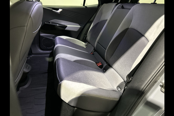 Volkswagen ID.3 First Plus 58 kWh All season banden | Camera | Nette auto | Matrix Led