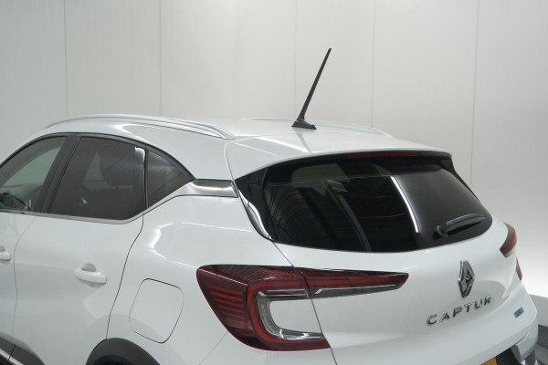 Renault Captur 1.6 E-Tech Plug-in Hybrid 160 Intens | Trekhaak | Camera | Navigatie | Parkeersensoren | Pack Winter