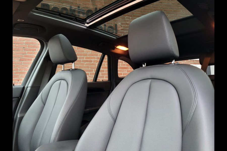 BMW X1 XDrive25e Pano, Camera, HUD, Leer, High Executive