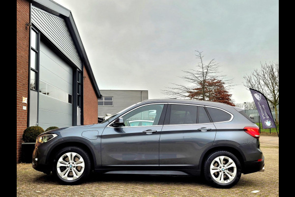 BMW X1 XDrive25e Pano, Camera, HUD, Leer, High Executive