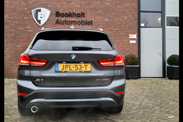BMW X1 XDrive25e Pano, Camera, HUD, Leer, High Executive