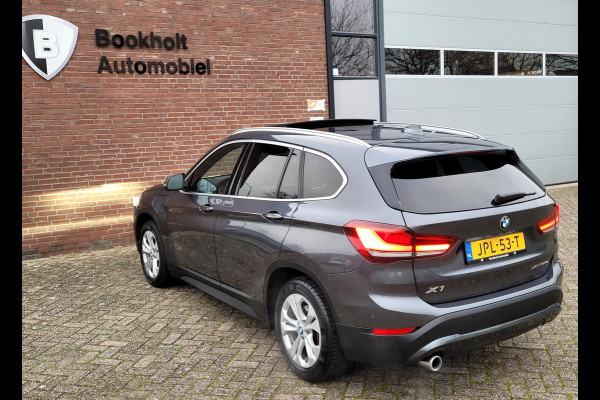 BMW X1 XDrive25e Pano, Camera, HUD, Leer, High Executive