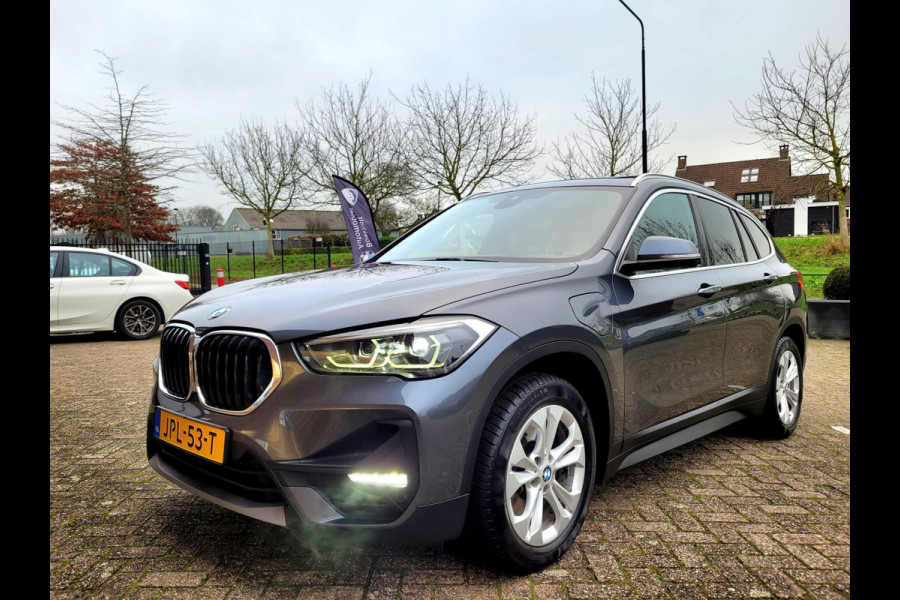 BMW X1 XDrive25e Pano, Camera, HUD, Leer, High Executive