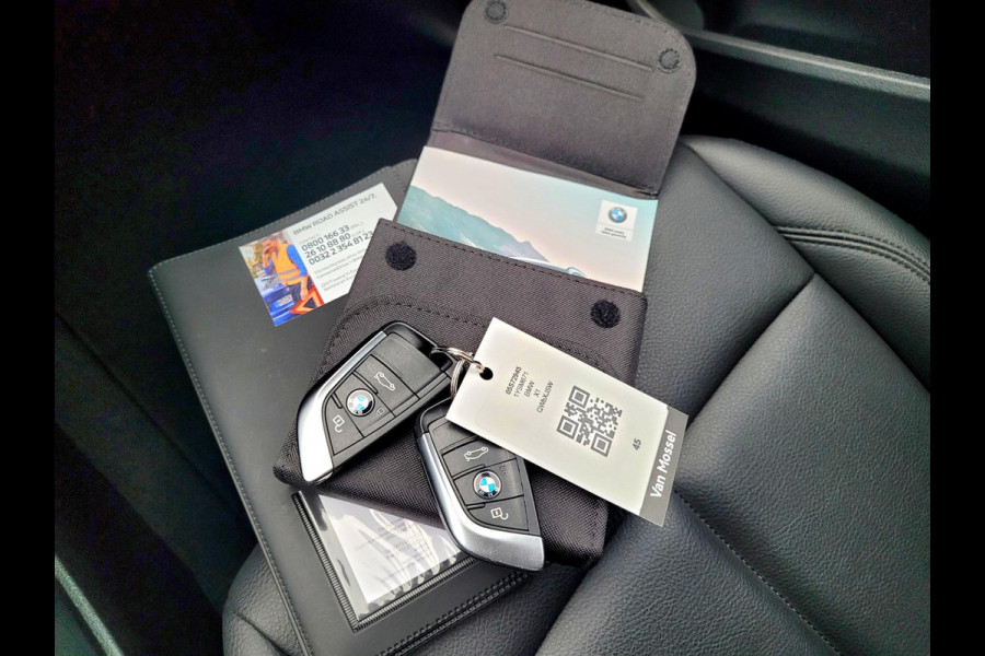 BMW X1 XDrive25e Pano, Camera, HUD, Leer, High Executive