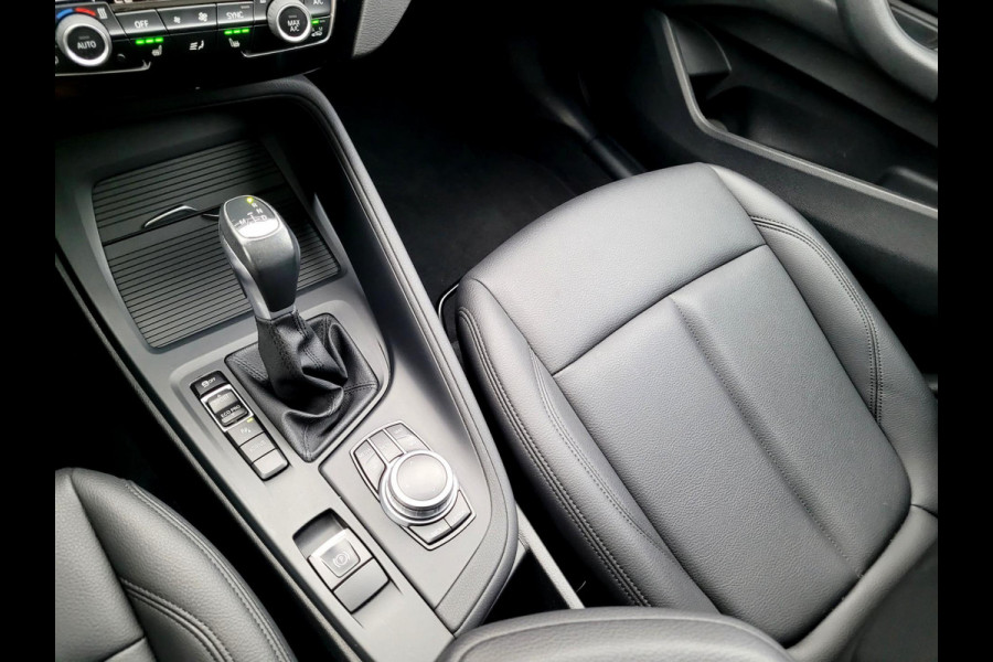 BMW X1 XDrive25e Pano, Camera, HUD, Leer, High Executive