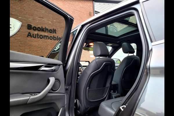 BMW X1 XDrive25e Pano, Camera, HUD, Leer, High Executive