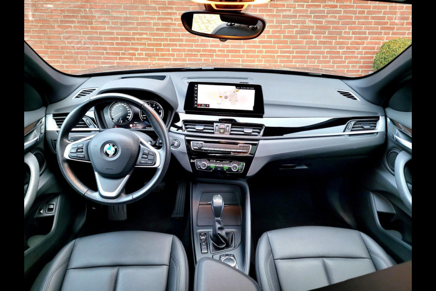 BMW X1 XDrive25e Pano, Camera, HUD, Leer, High Executive