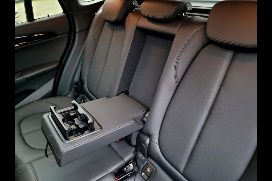 BMW X1 XDrive25e Pano, Camera, HUD, Leer, High Executive