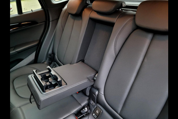 BMW X1 XDrive25e Pano, Camera, HUD, Leer, High Executive