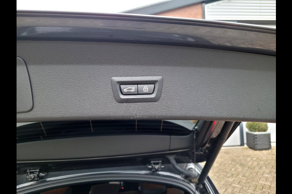 BMW X1 XDrive25e Pano, Camera, HUD, Leer, High Executive