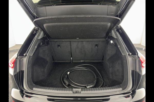 Audi Q4 e-tron 40 Launch edition Advanced Plus 77 kWh (INCL-BTW) *HEATPUMP | ADAPT-CRUISE | MATRIX-LED | NAVI-FULLMAP | KEYLESS | CAMERA | DIGI-COCKPIT | DAB | AMBIENT-LIGHT | SPORT-SEATS | 19''ALU*