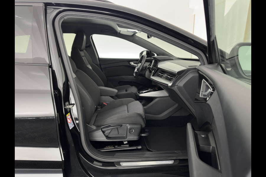 Audi Q4 e-tron 40 Launch edition Advanced Plus 77 kWh (INCL-BTW) *HEATPUMP | ADAPT-CRUISE | MATRIX-LED | NAVI-FULLMAP | KEYLESS | CAMERA | DIGI-COCKPIT | DAB | AMBIENT-LIGHT | SPORT-SEATS | 19''ALU*