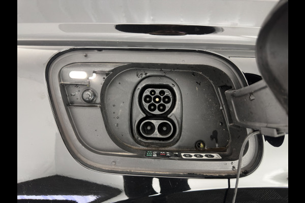 Audi Q4 e-tron 40 Launch edition Advanced Plus 77 kWh (INCL-BTW) *HEATPUMP | ADAPT-CRUISE | MATRIX-LED | NAVI-FULLMAP | KEYLESS | CAMERA | DIGI-COCKPIT | DAB | AMBIENT-LIGHT | SPORT-SEATS | 19''ALU*