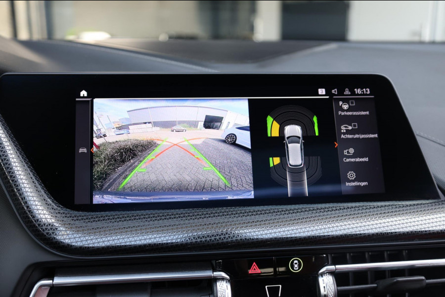 BMW 1-serie M135i xDrive 306+PK M-PERFORMANCE/FORGED CARBON/VIRTUAL/SFEER/LEER+S.VERWARMING+MEMORY/LMV/CAM/CRUISE/12 MND GARANTIE!