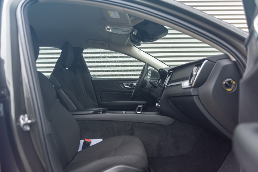 Volvo V60 B3 Aut. Benzine Momentum ACC Parkeercamera 163pk