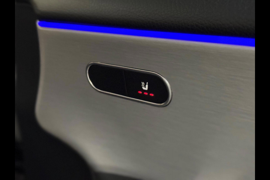 Mercedes-Benz A-Klasse 180 Business Solution AMG | NAP | Pano | Camera | Sfeerverlichting | Stoelverwarming