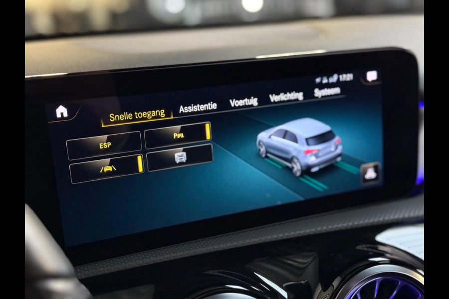 Mercedes-Benz A-Klasse 180 Business Solution AMG | NAP | Pano | Camera | Sfeerverlichting | Stoelverwarming