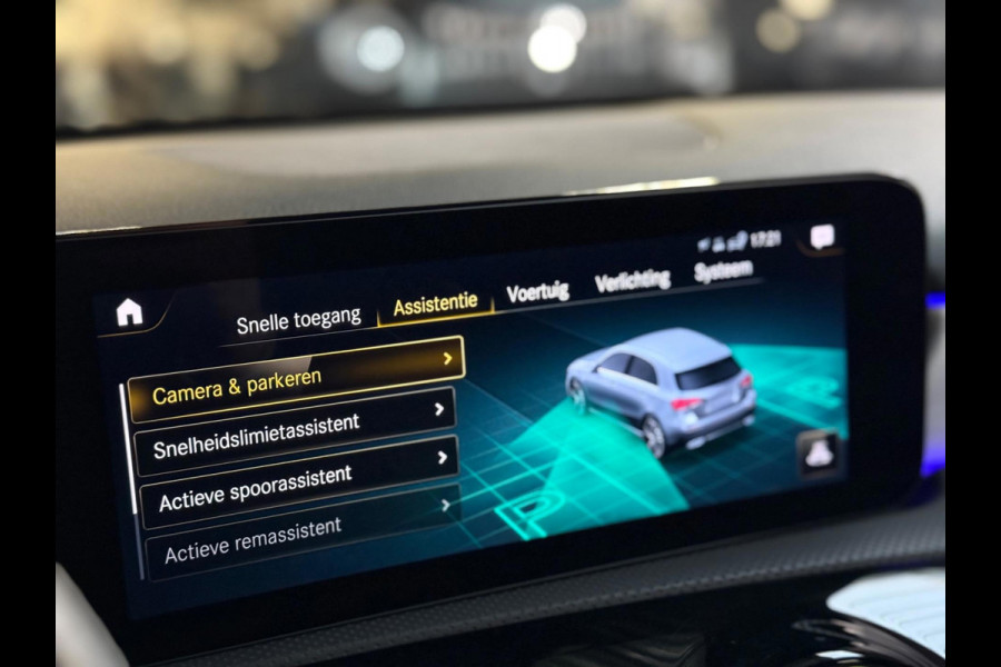 Mercedes-Benz A-Klasse 180 Business Solution AMG | NAP | Pano | Camera | Sfeerverlichting | Stoelverwarming