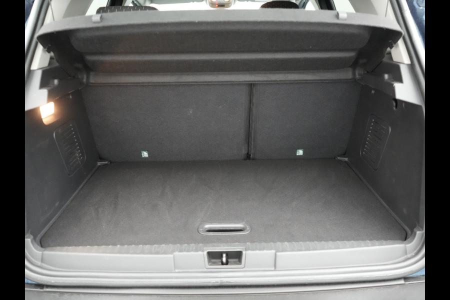 Renault Captur 1.2 TCe Intens Automaat 120pk | Trekhaak | Camera | LED Koplampen | Stoelverwarming | Keyless | Cruise Control | Navigatie | DAB |