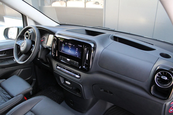 Mercedes-Benz Vito 116 CDI L2 Automaat | BPM VRIJ | Multibeam LED | CarPlay | Camera | Dodehoek | MF Stuur | DAB | Climate control | 3-Zitter | Lederen bekleding