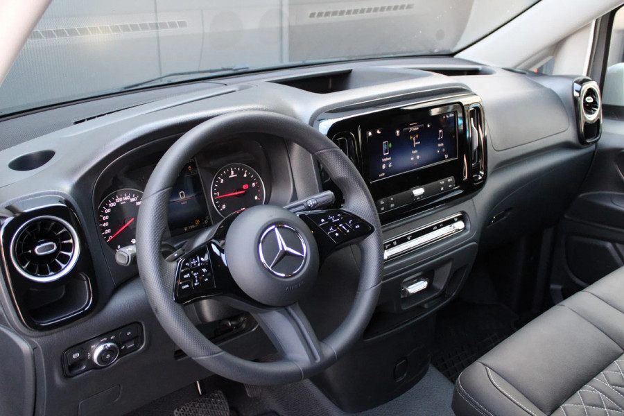 Mercedes-Benz Vito 116 CDI L2 Automaat | BPM VRIJ | Multibeam LED | CarPlay | Camera | Dodehoek | MF Stuur | DAB | Climate control | 3-Zitter | Lederen bekleding