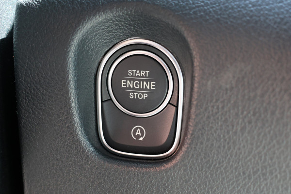 Mercedes-Benz Vito 116 CDI L2 Automaat | BPM VRIJ | Multibeam LED | CarPlay | Camera | Dodehoek | MF Stuur | DAB | Climate control | 3-Zitter | Lederen bekleding