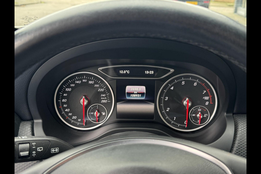 Mercedes-Benz A-Klasse 160S AMG Sport Edition - Panorama dak I Navigatie I Sport pakket I Leer I Airco I PDC I Dealer onderhouden