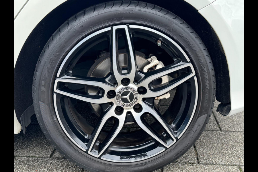 Mercedes-Benz A-Klasse 160S AMG Sport Edition - Panorama dak I Navigatie I Sport pakket I Leer I Airco I PDC I Dealer onderhouden