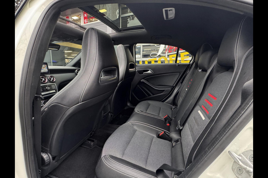 Mercedes-Benz A-Klasse 160S AMG Sport Edition - Panorama dak I Navigatie I Sport pakket I Leer I Airco I PDC I Dealer onderhouden