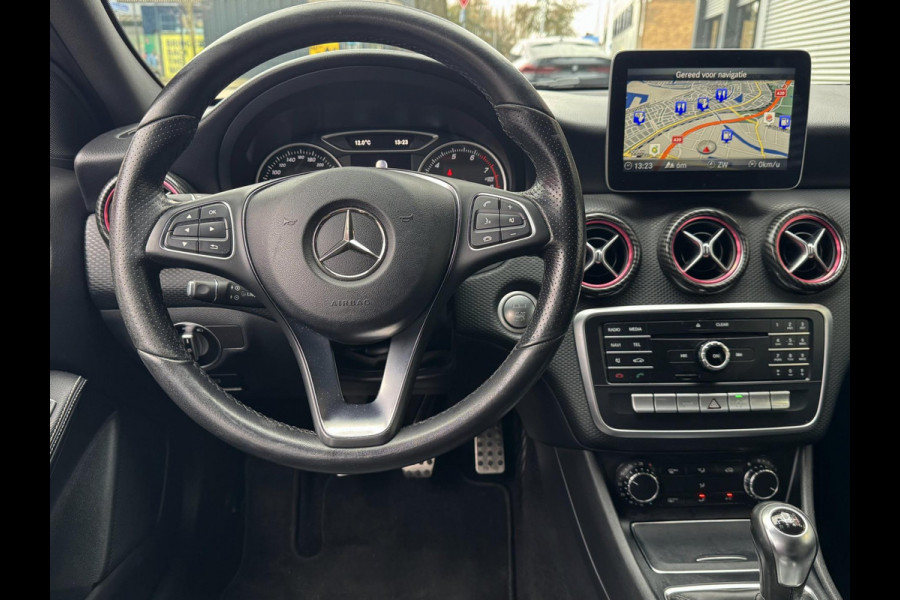 Mercedes-Benz A-Klasse 160S AMG Sport Edition - Panorama dak I Navigatie I Sport pakket I Leer I Airco I PDC I Dealer onderhouden