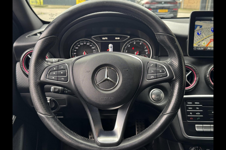 Mercedes-Benz A-Klasse 160S AMG Sport Edition - Panorama dak I Navigatie I Sport pakket I Leer I Airco I PDC I Dealer onderhouden