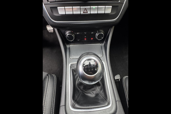 Mercedes-Benz A-Klasse 160S AMG Sport Edition - Panorama dak I Navigatie I Sport pakket I Leer I Airco I PDC I Dealer onderhouden