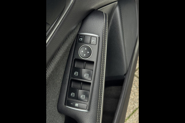 Mercedes-Benz A-Klasse 160S AMG Sport Edition - Panorama dak I Navigatie I Sport pakket I Leer I Airco I PDC I Dealer onderhouden