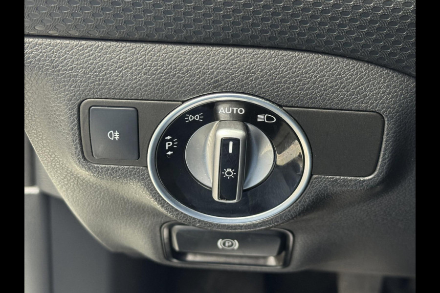 Mercedes-Benz A-Klasse 160S AMG Sport Edition - Panorama dak I Navigatie I Sport pakket I Leer I Airco I PDC I Dealer onderhouden