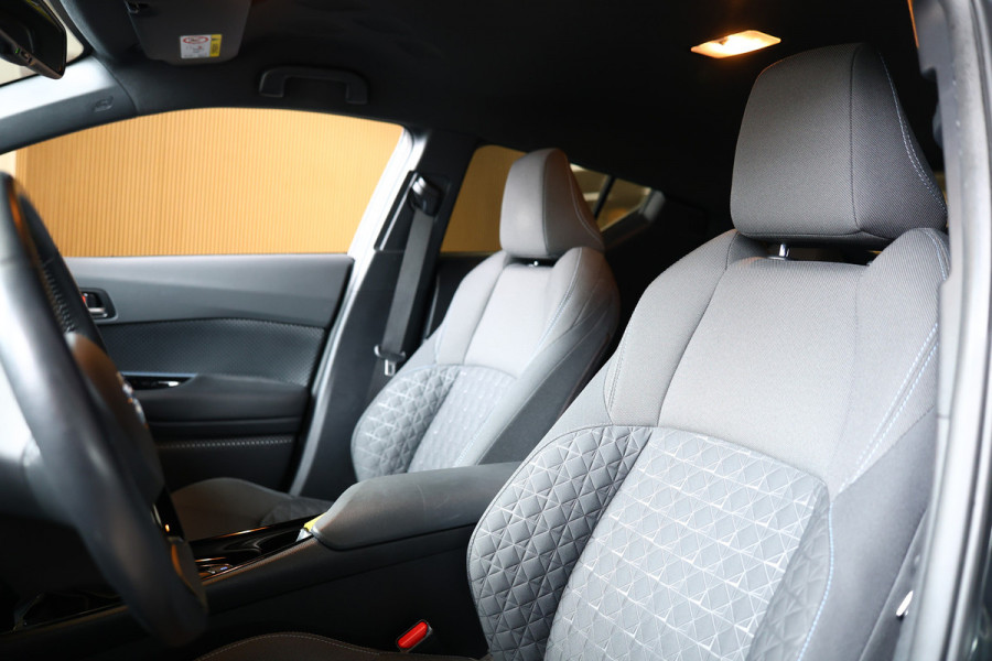 Toyota C-HR 1.8 Hybrid Apple Carplay Navigatie Cruise '020 ,stoel+stuur verw.