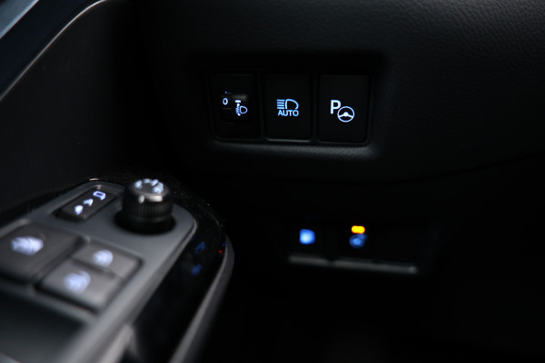 Toyota C-HR 1.8 Hybrid Apple Carplay Navigatie Cruise '020 ,stoel+stuur verw.