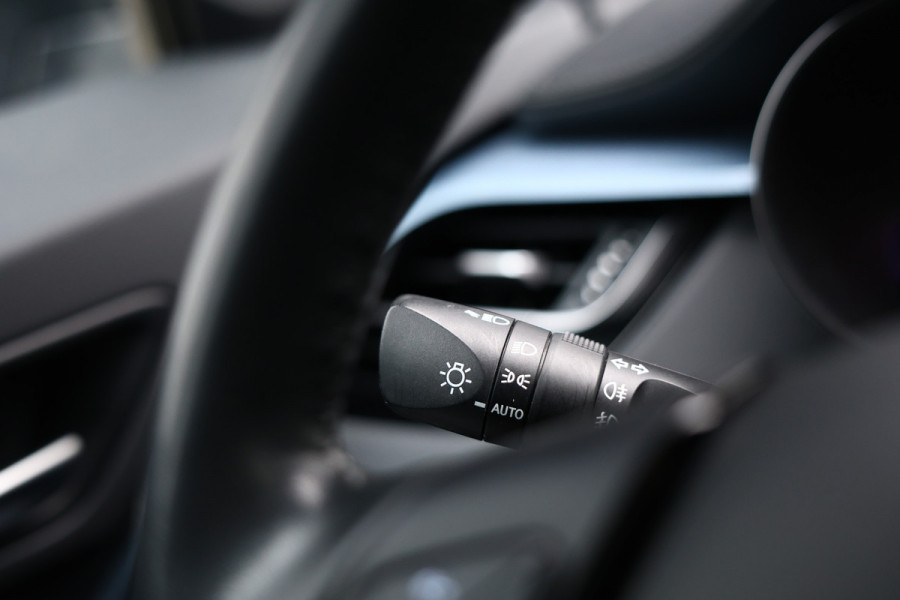 Toyota C-HR 1.8 Hybrid Apple Carplay Navigatie Cruise '020 ,stoel+stuur verw.