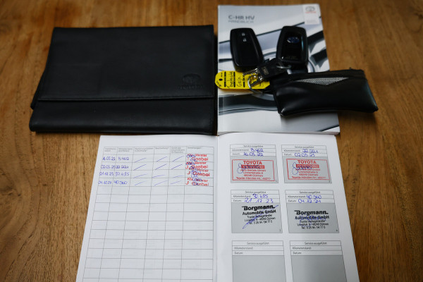 Toyota C-HR 1.8 Hybrid Apple Carplay Navigatie Cruise '020 ,stoel+stuur verw.