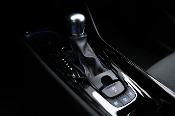 Toyota C-HR 1.8 Hybrid Apple Carplay Navigatie Cruise '020 ,stoel+stuur verw.