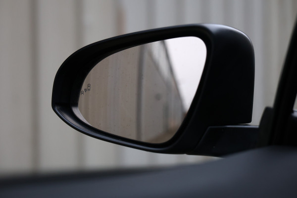 Toyota C-HR 1.8 Hybrid Apple Carplay Navigatie Cruise '020 ,stoel+stuur verw.