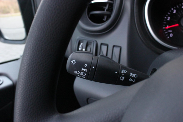 Renault Trafic 2.0 dCi T29 L2H1 Work Edition FULL BLACK / SIDE- BARS / TREKHAAK / NAVIGATIE / VERLAAGD / CRUISE CONTROL / LEDEREN