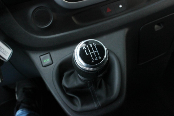 Renault Trafic 2.0 dCi T29 L2H1 Work Edition FULL BLACK / SIDE- BARS / TREKHAAK / NAVIGATIE / VERLAAGD / CRUISE CONTROL / LEDEREN